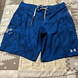 Under Armour men’s size 34 Heatgear front tie shorts Used Iike new